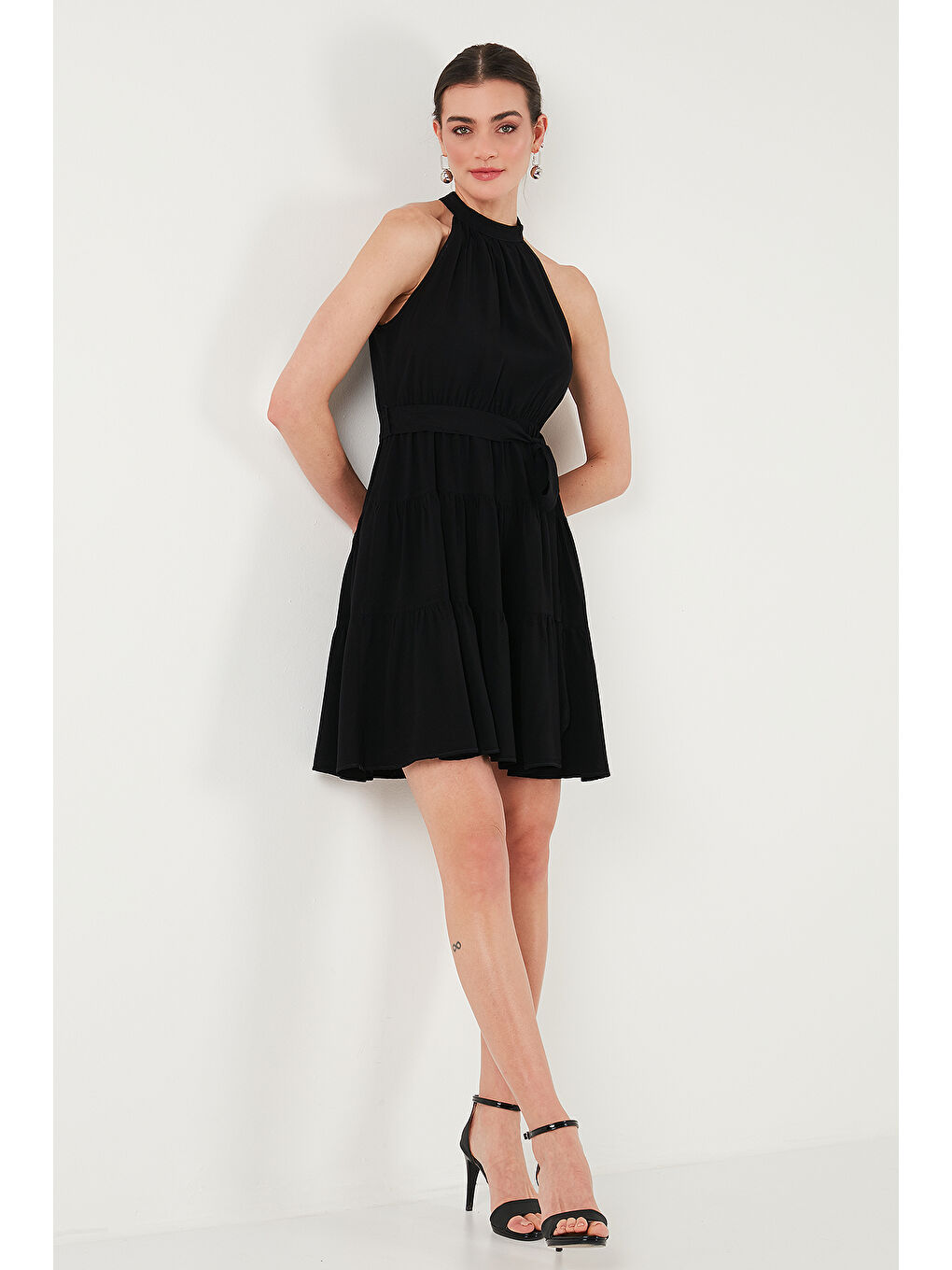 Siyah Pileli Regular Fit Halter Yaka Mini Boy Kemerli Kadın Elbise 6772041-5