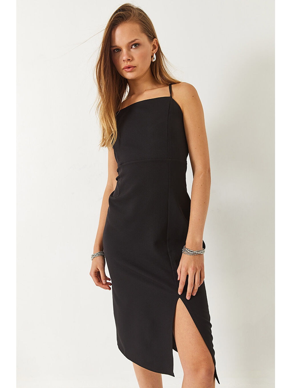 Siyah Kadın Kare Yaka Yırtmaç Detaylı İp Askılı Elbise-5