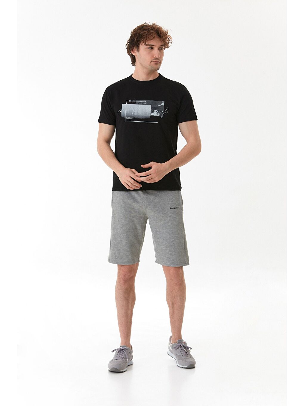 Siyah Yazı Baskılı Bisiklet Yaka %100 Pamuk Tişört-1