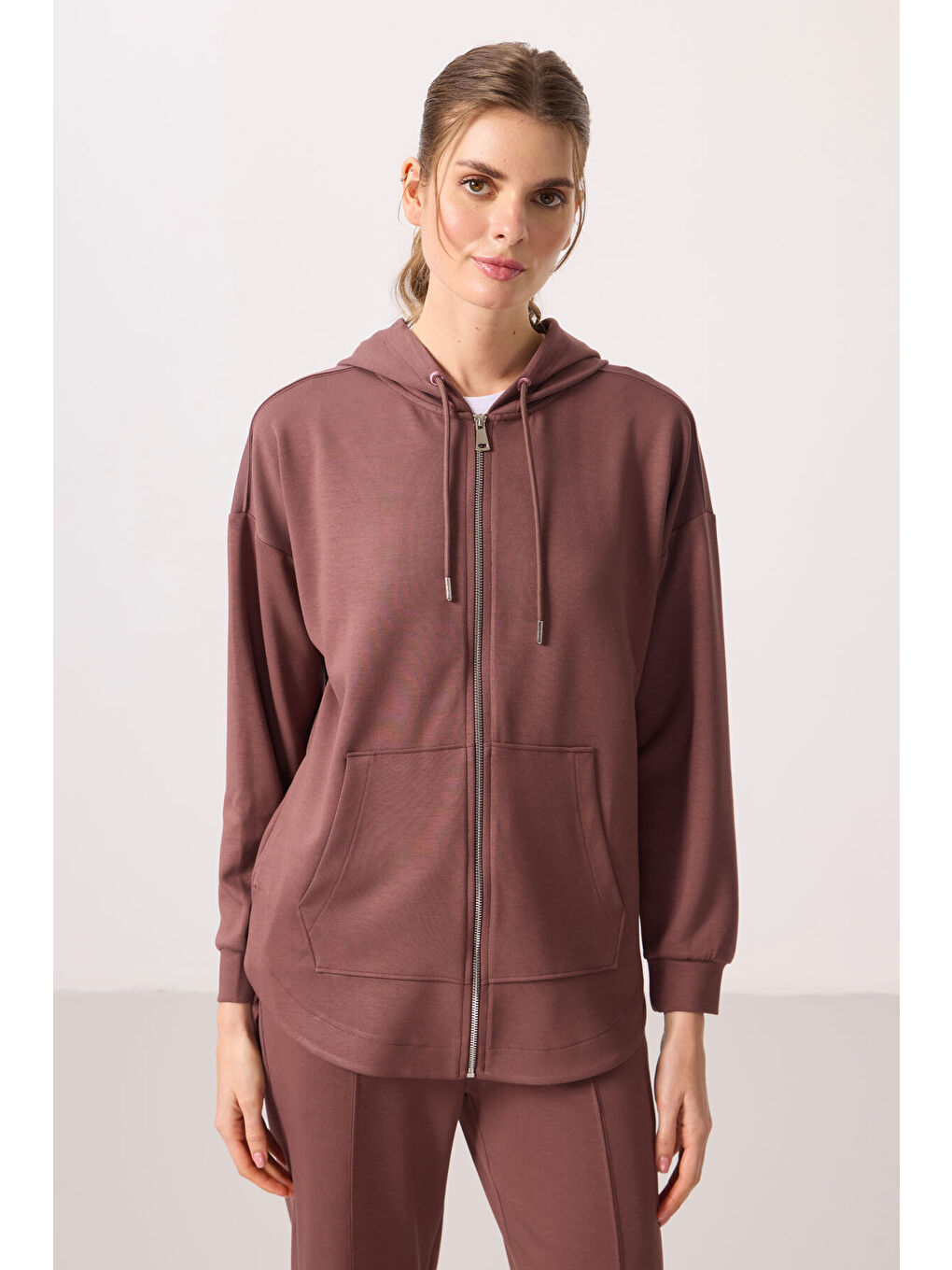 Kahverengi Yumuşak Dokulu Kapüşonlu Oversize Kadın Tunik Sweatshirt   97302-4