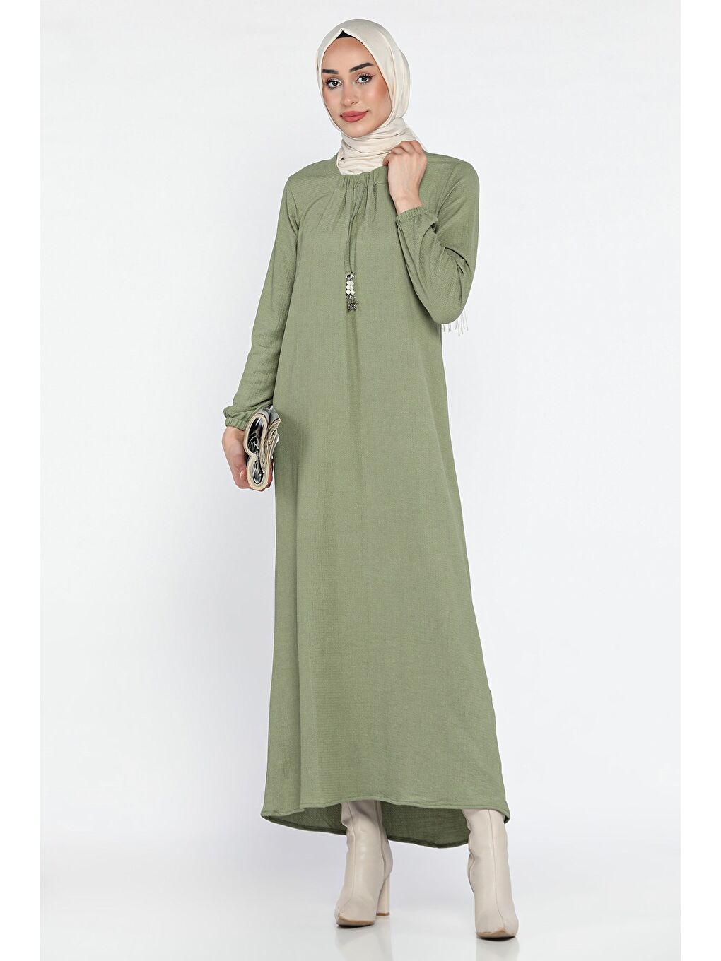 Haki Kadın Yıldız Aksesuarlı Büyük Beden Tesettür Elbise