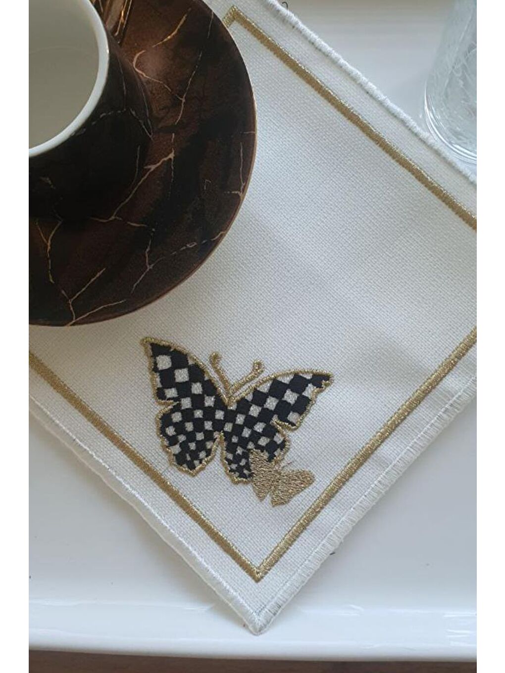 Karışık Kelebek Nakışlı Keten Kare Bardak Altlığı Seti 6 Lı-1