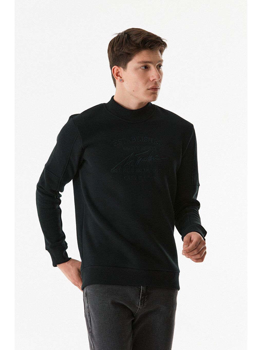 Fullamoda Siyah Yazı Nakışlı Dik Yaka Sweatshirt