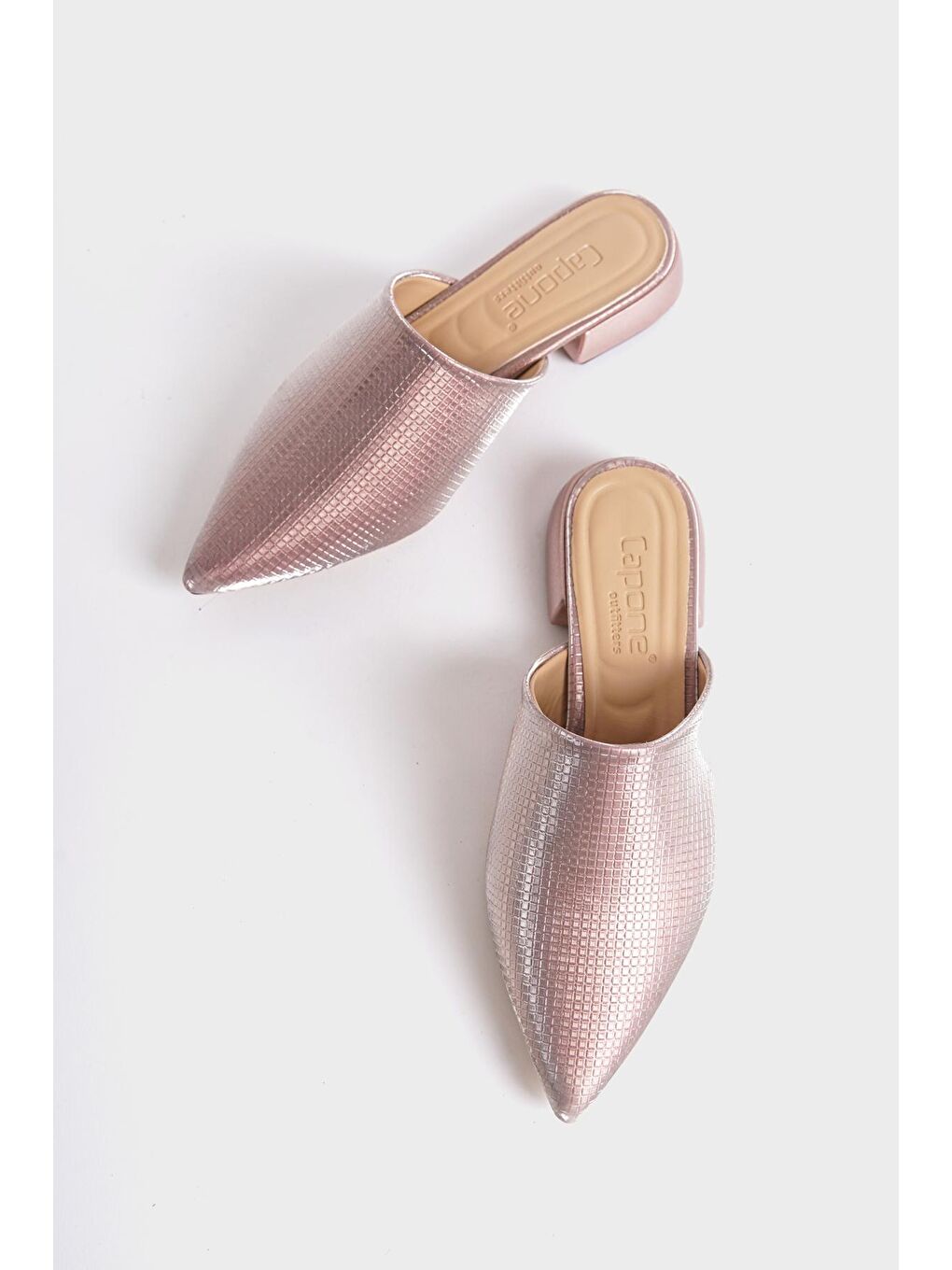 Pembe Sivri Burunlu Kısa Topuklu Kapalı Kadın Terlik-1