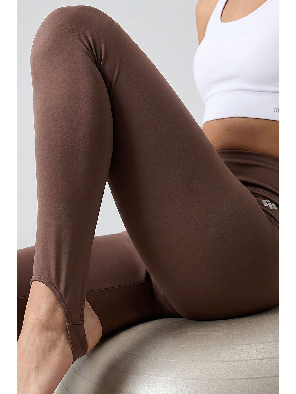 Kahverengi Standart Fit Esnek Spor Performans Kadın Topuklu Tayt - 94685-4