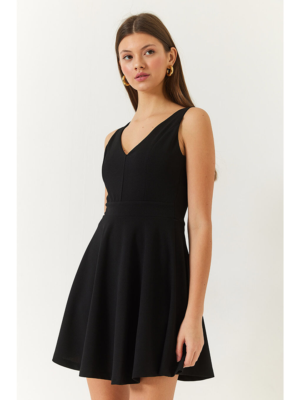 Siyah Kadın V Yaka Sırt Dekolteli Mini Elbise-2