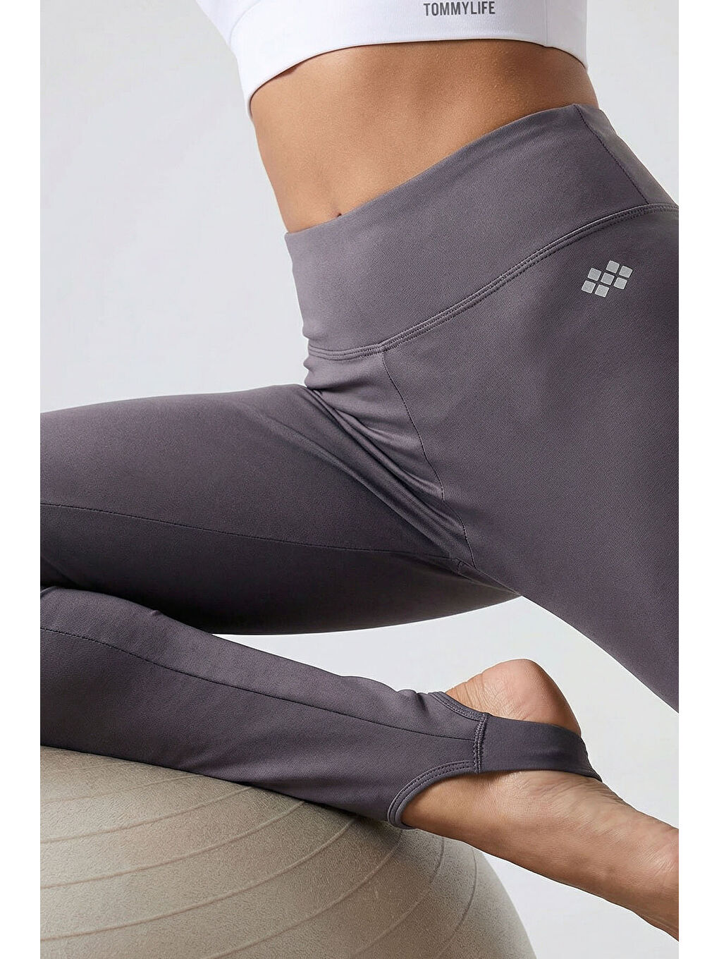 Koyu Gri Standart Fit Esnek Spor Performans Kadın Topuklu Tayt - 94685-4