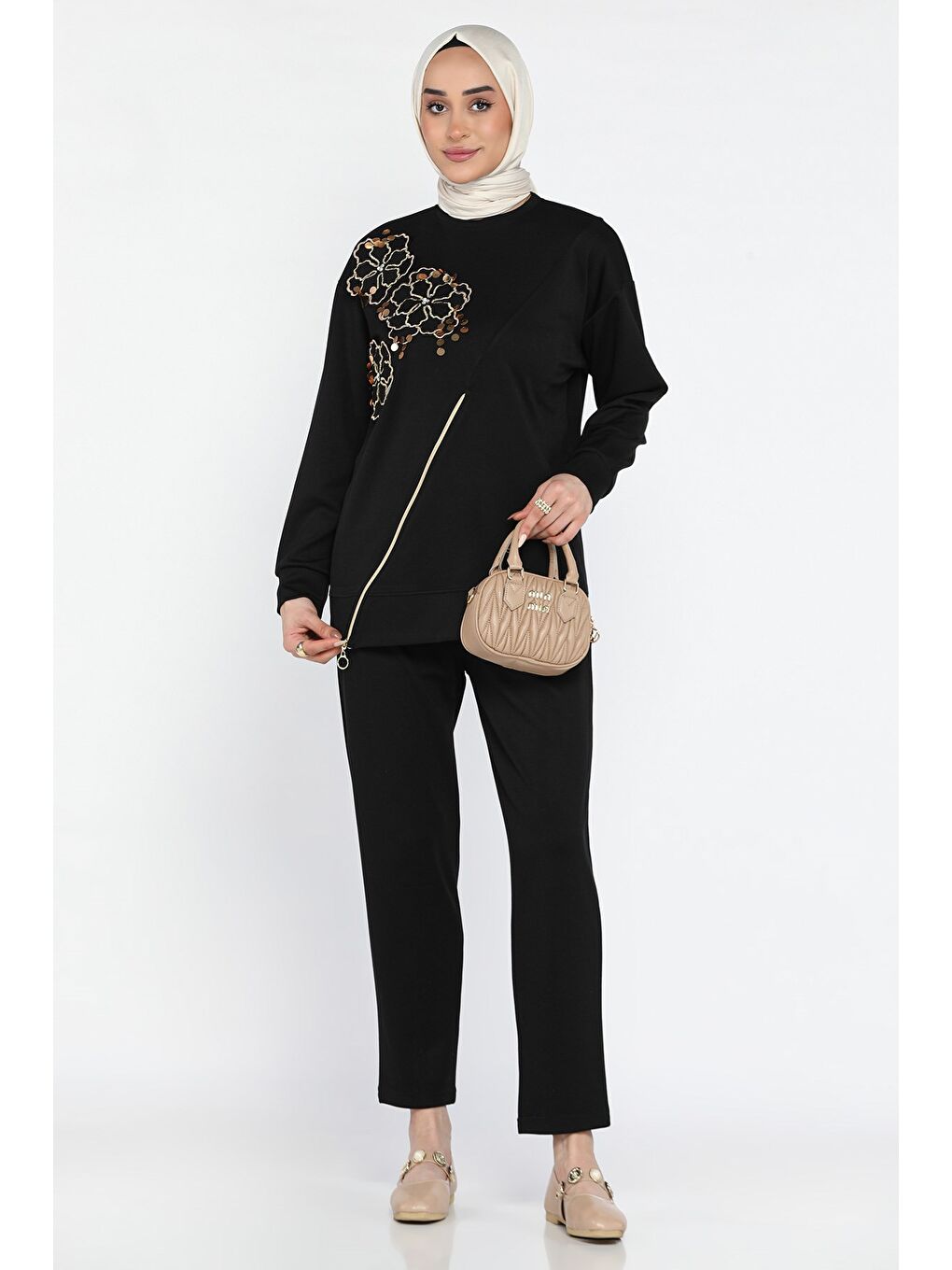 Siyah Tesettür Aplike Nakışlı Sweat Pantolon İkili Takım-2