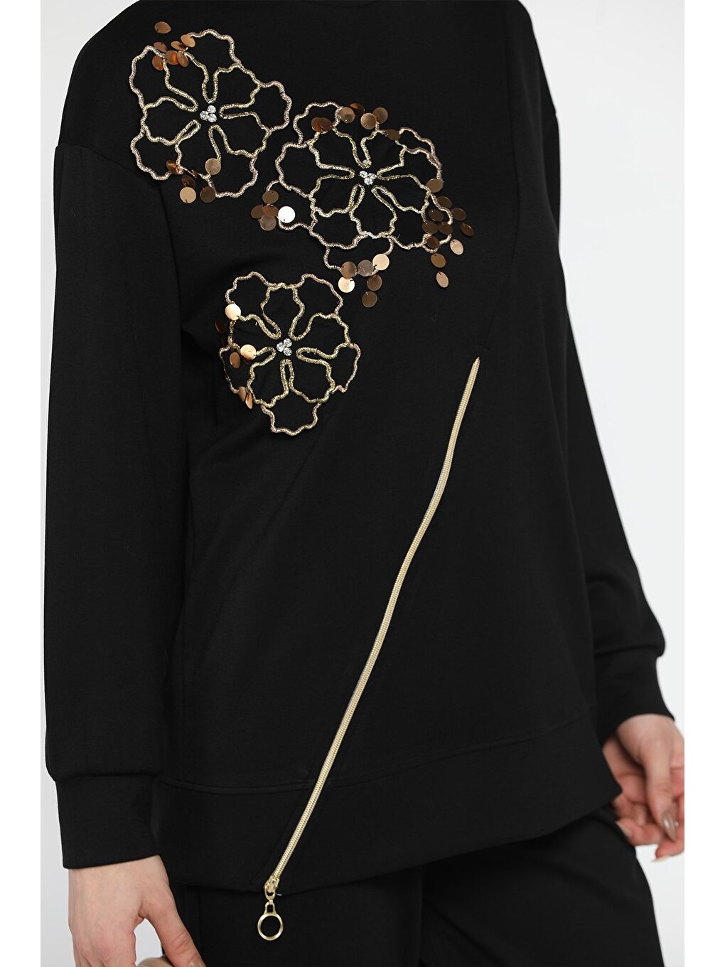 Siyah Tesettür Aplike Nakışlı Sweat Pantolon İkili Takım-6