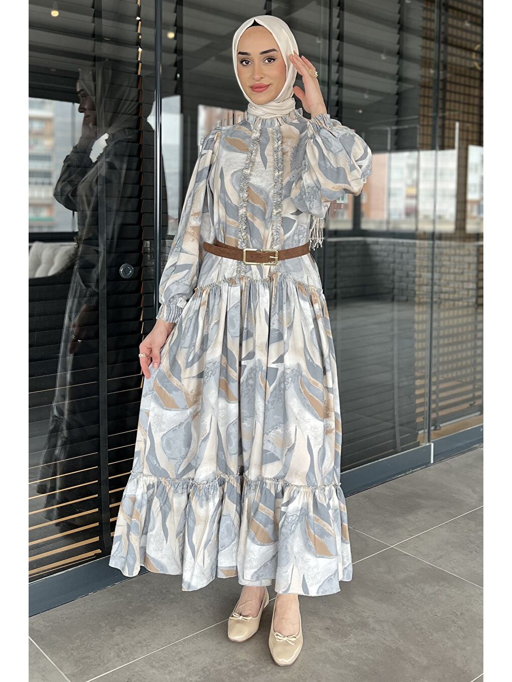 Bej Fırfır Detaylı Tesettür Elbise-2