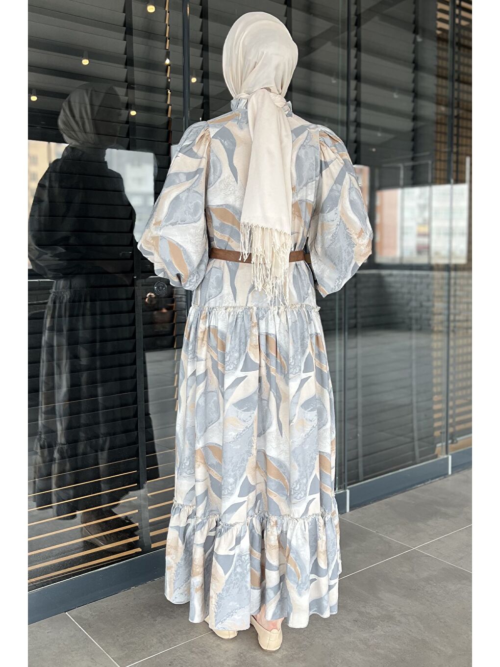 Bej Fırfır Detaylı Tesettür Elbise-6