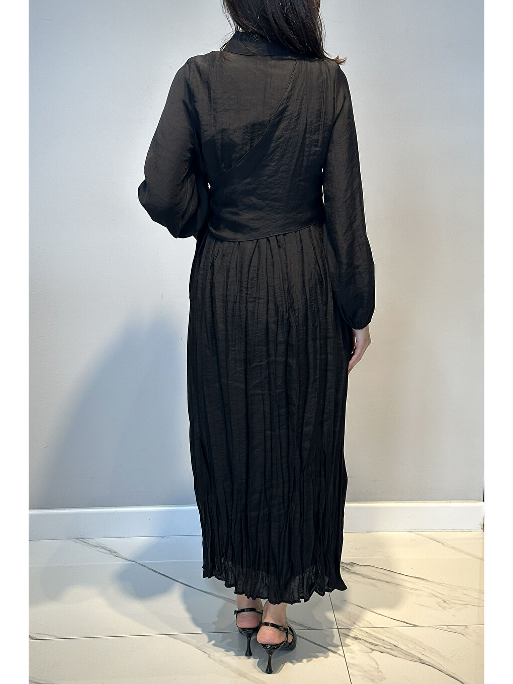 Belden Bağlamalı Kolları Latik Detaylı Nil Elbise 747 Siyah-3