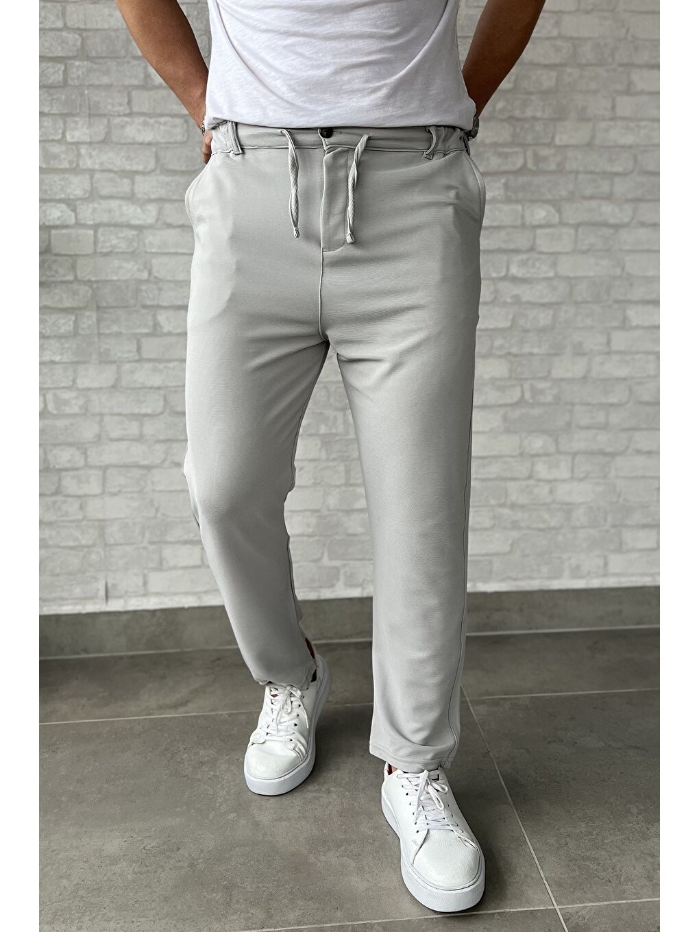 Gri Bel Bağcıklı Düz Paça Erkek Jogger Pantolon