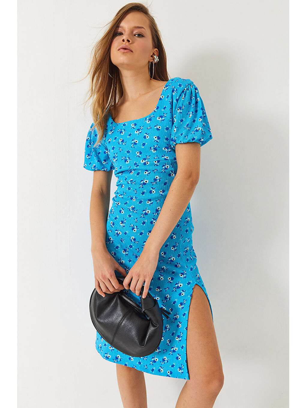 Mavi Kadın Sırt Detaylı Yırtmaçlı Kare Yaka Kısa Kollu Çiçek Desenli Elbise-5