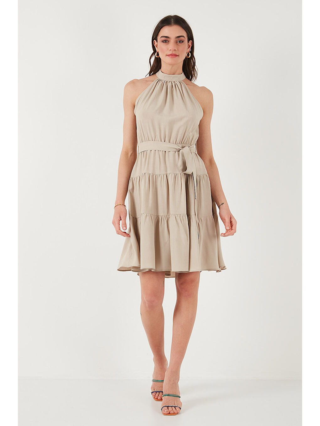 Bej Pileli Regular Fit Halter Yaka Mini Boy Kemerli Kadın Elbise 6772041-4