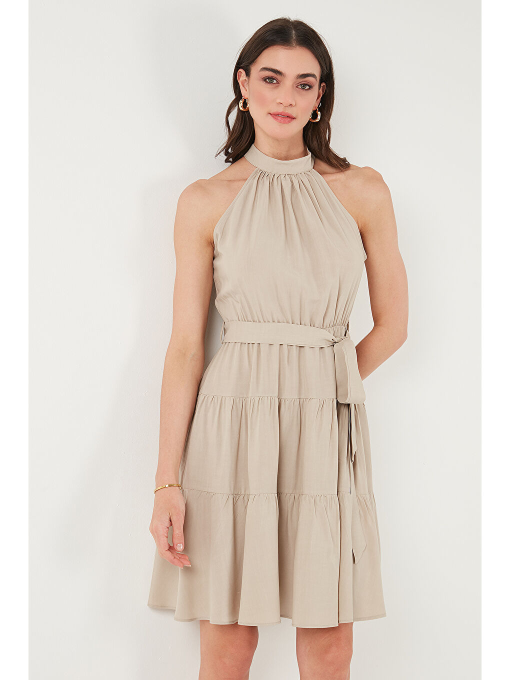 Bej Pileli Regular Fit Halter Yaka Mini Boy Kemerli Kadın Elbise 6772041-5