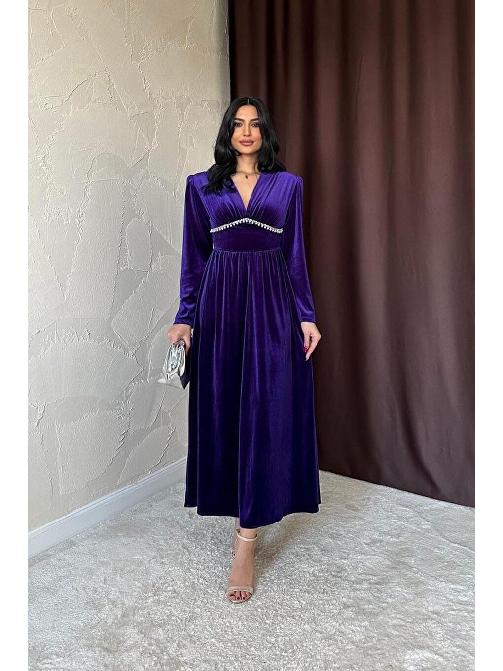 Mor Göğüs Altı Taşlı Elbise