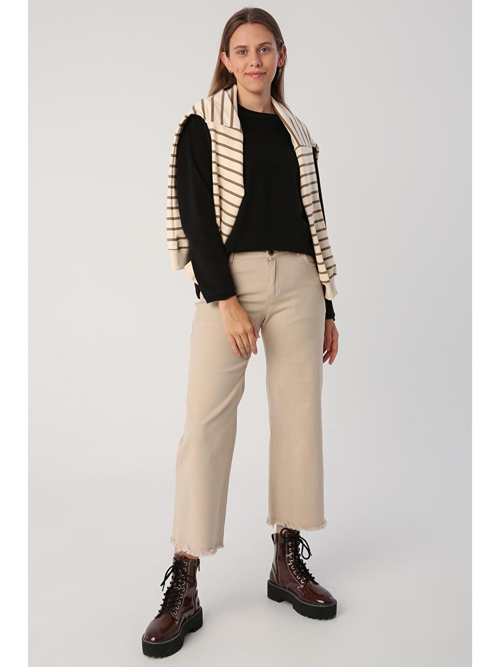 Açık Bej Bol Paça Paçası Püsküllü