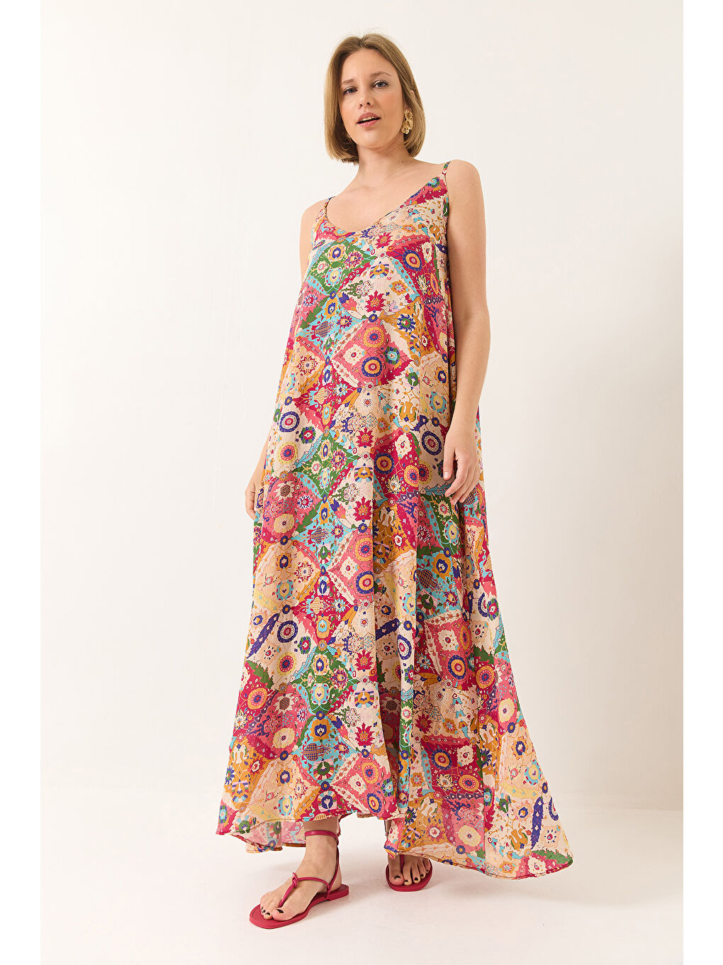 Karışık Kadın V Yaka İnce Askılı Desenli Astarlı Yazlık Uzun Elbise-1