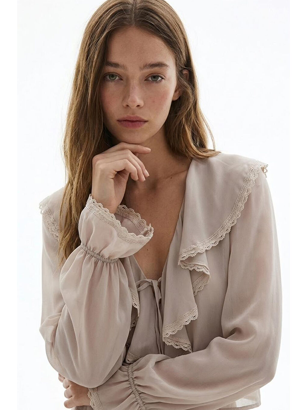 Dantel Şeritli Fırfırlı Bağcıklı Tül Bluz Bej-2