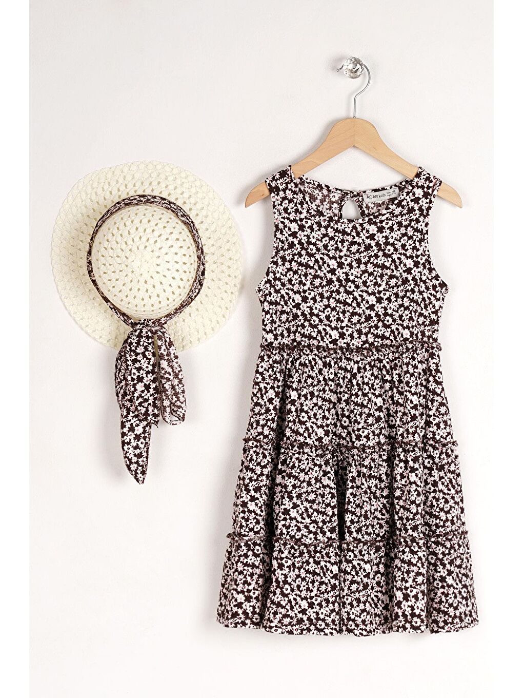 Kahverengi Bisiklet Yaka Çiçek Desenli Katlı Şapka Aksesuarlı Kız Çocuk Elbise