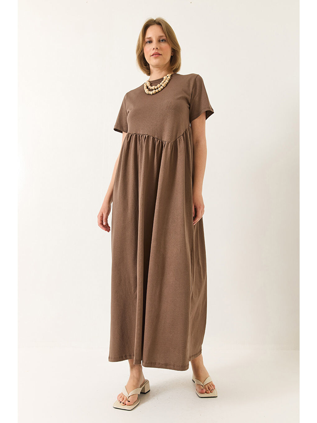 Kahverengi Kadın Büzgülü Uzun Örme Elbise-2