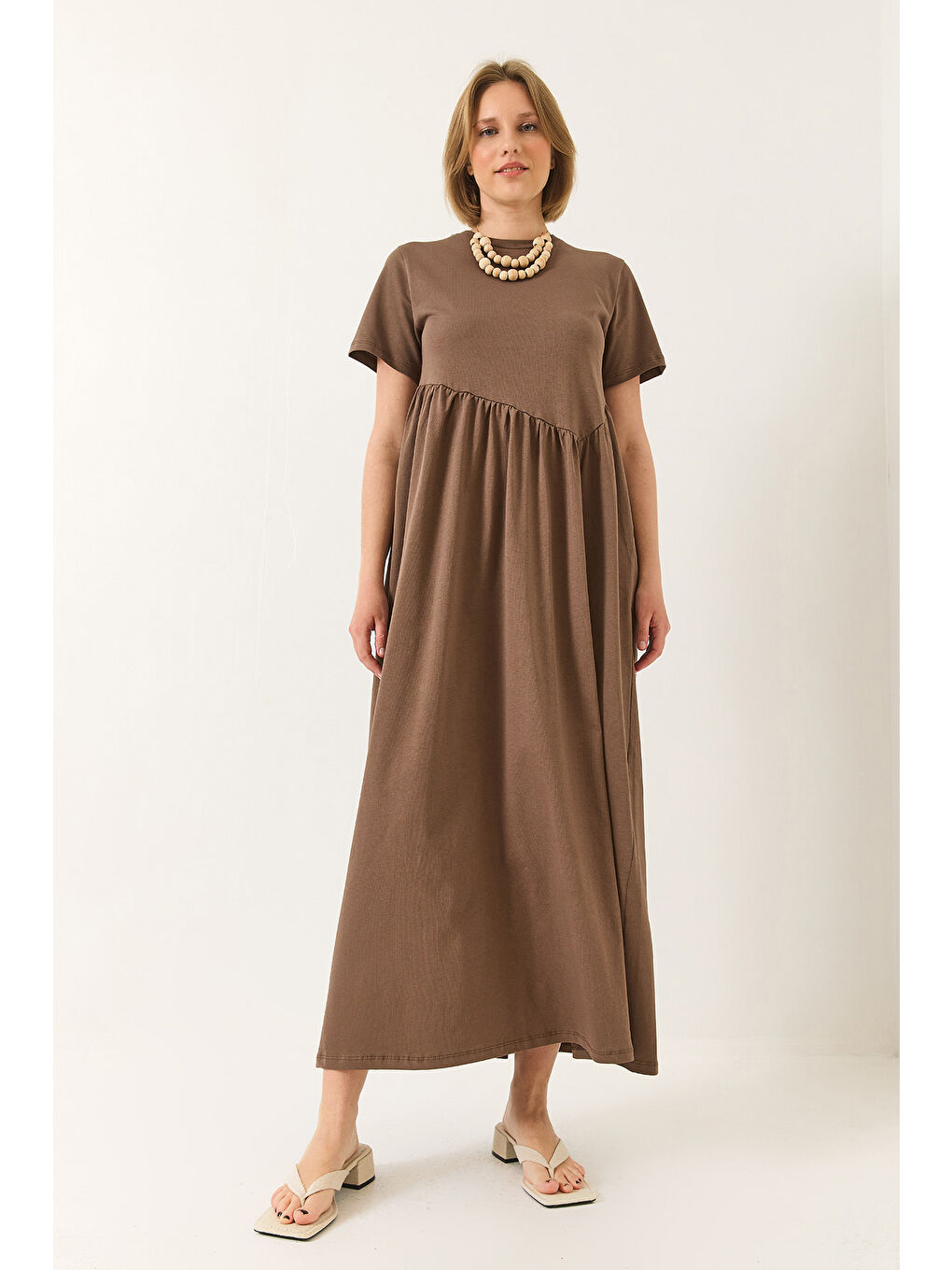 Kahverengi Kadın Büzgülü Uzun Örme Elbise-3