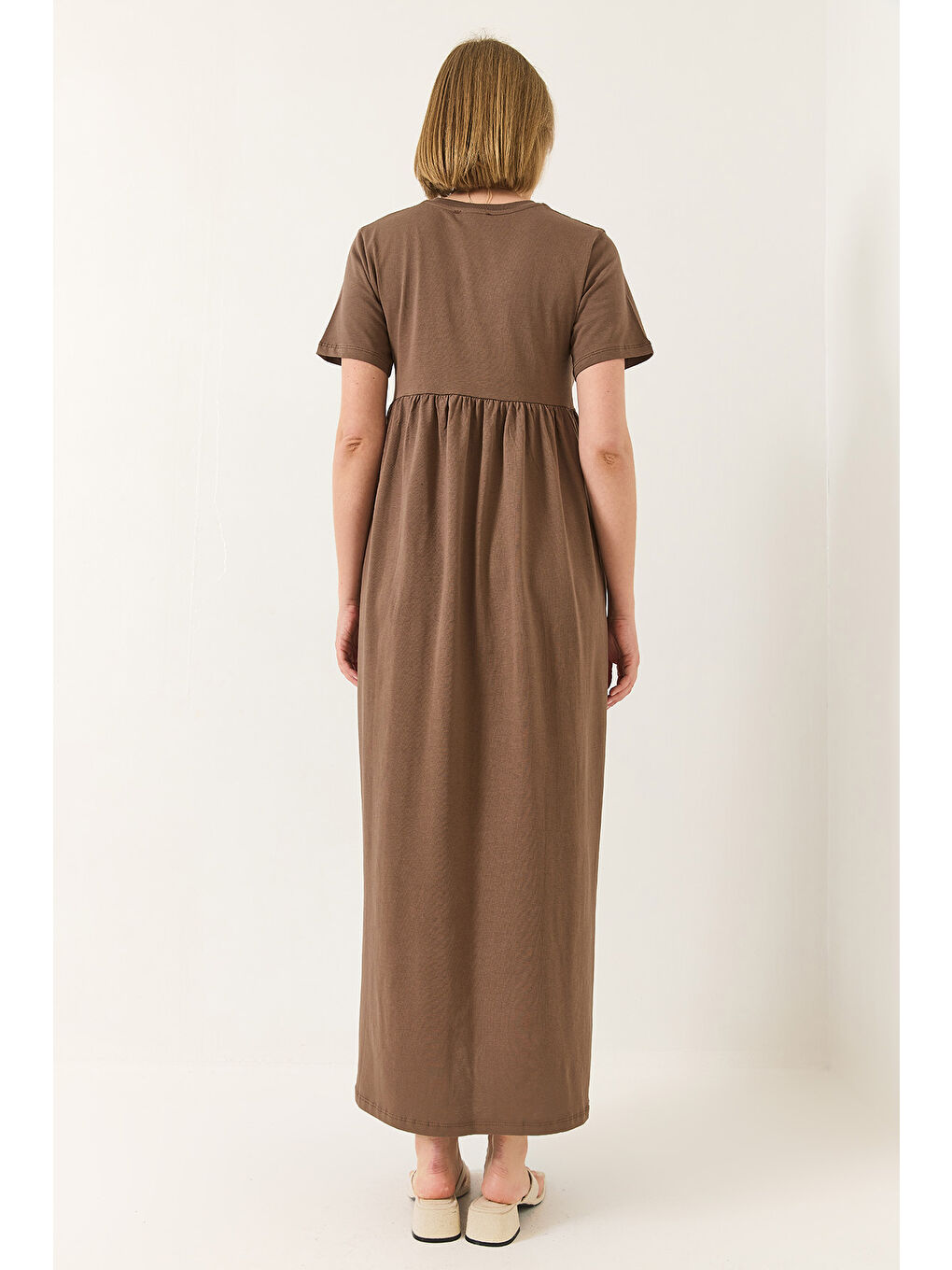 Kahverengi Kadın Büzgülü Uzun Örme Elbise-5