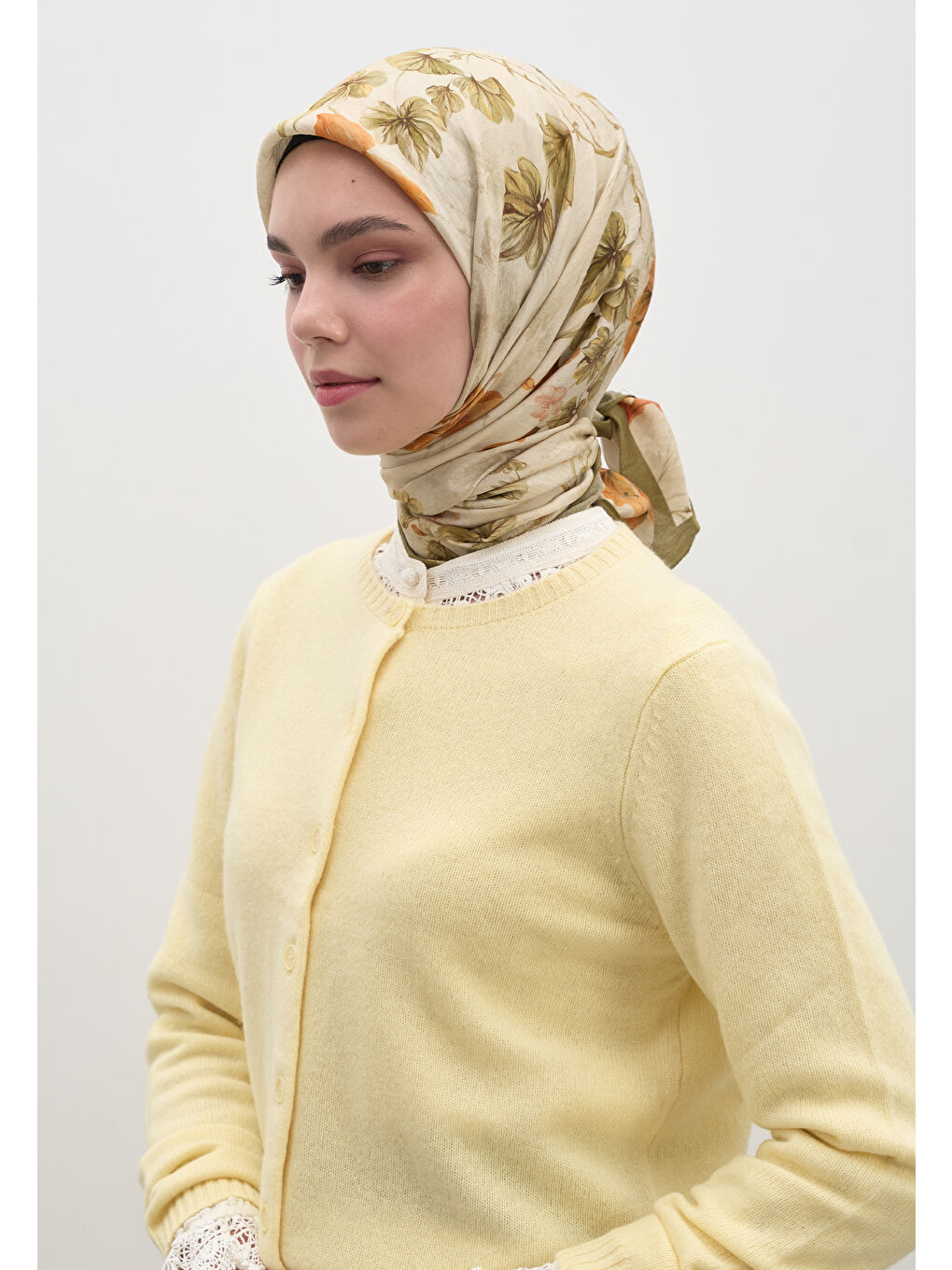 Fall Breeze Desen Pamuklu Viskon Eşarp Haki-1