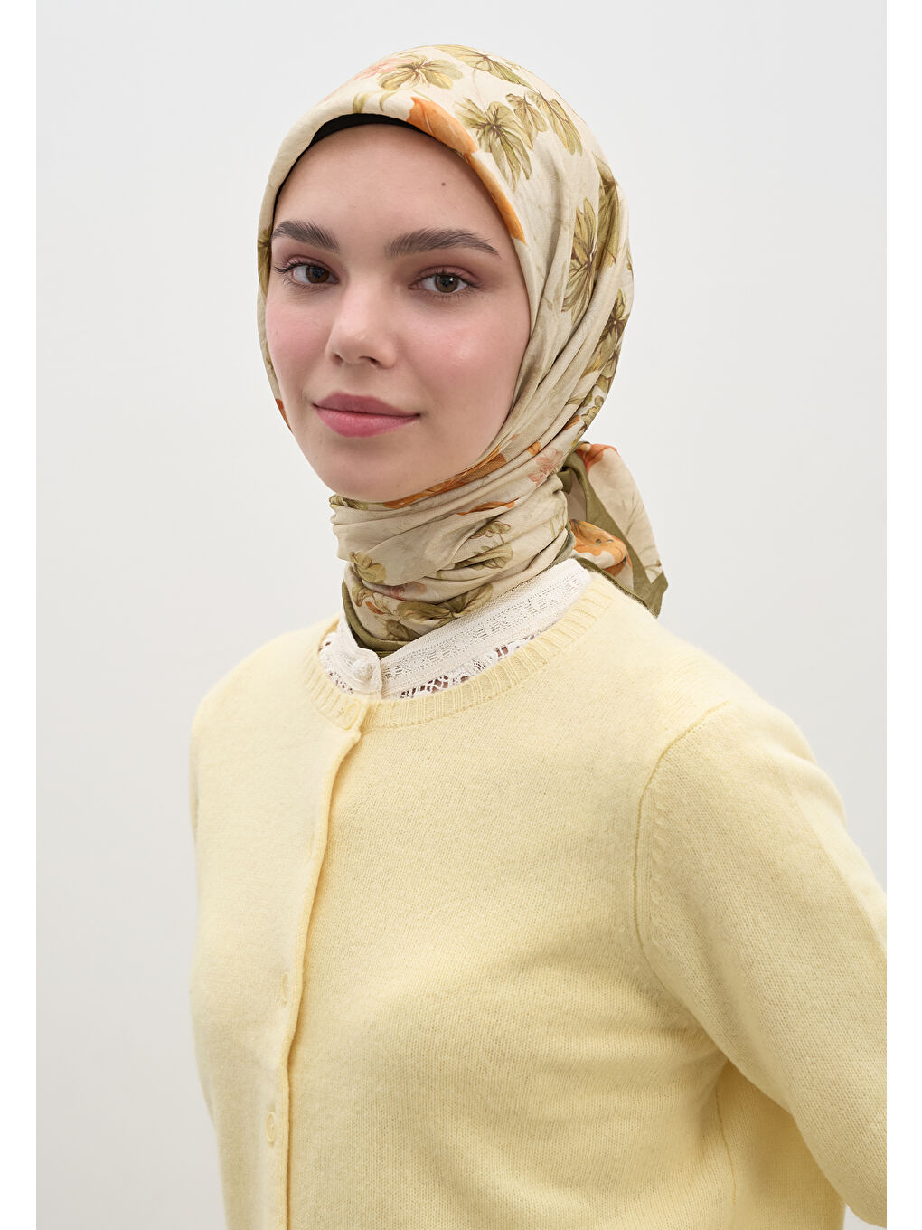 Fall Breeze Desen Pamuklu Viskon Eşarp Haki-2