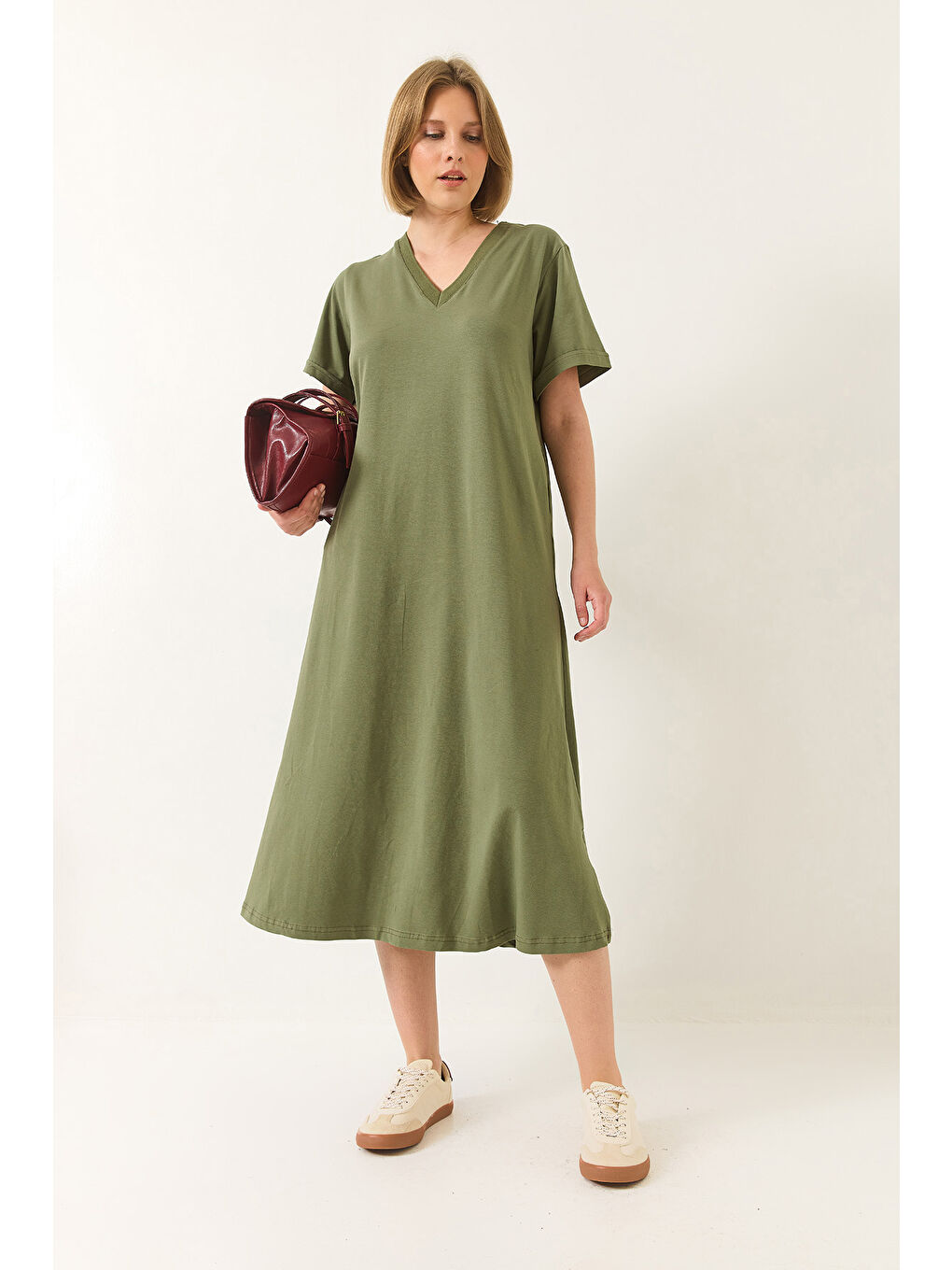 Yeşil Kadın V Yaka Kısa Kollu Cep Detaylı Uzun Basic Elbise-1