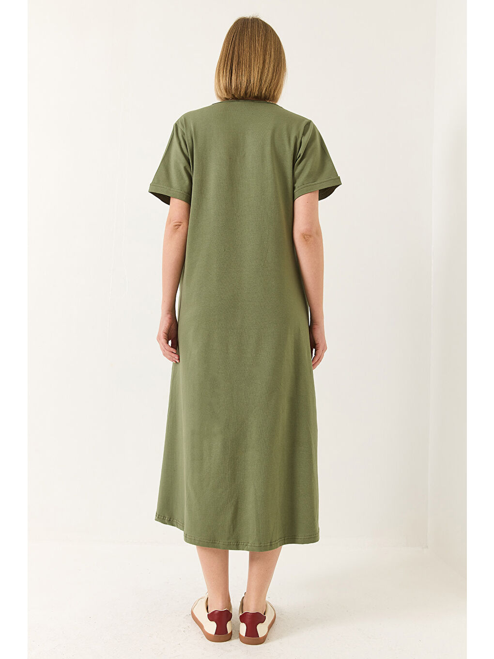 Yeşil Kadın V Yaka Kısa Kollu Cep Detaylı Uzun Basic Elbise-5