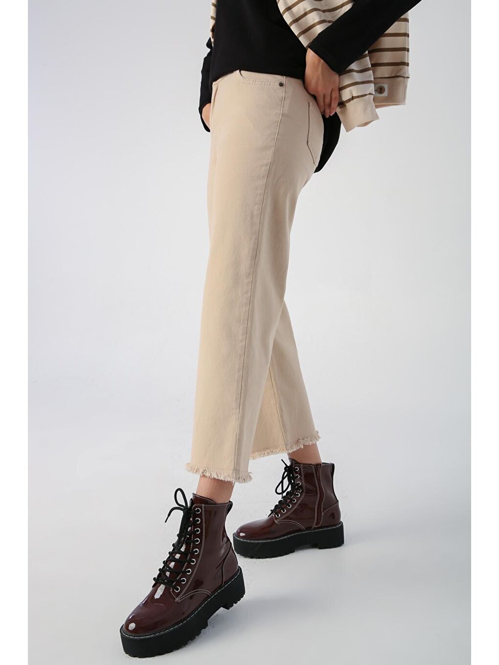 Açık Bej Bol Paça Paçası Püsküllü-3