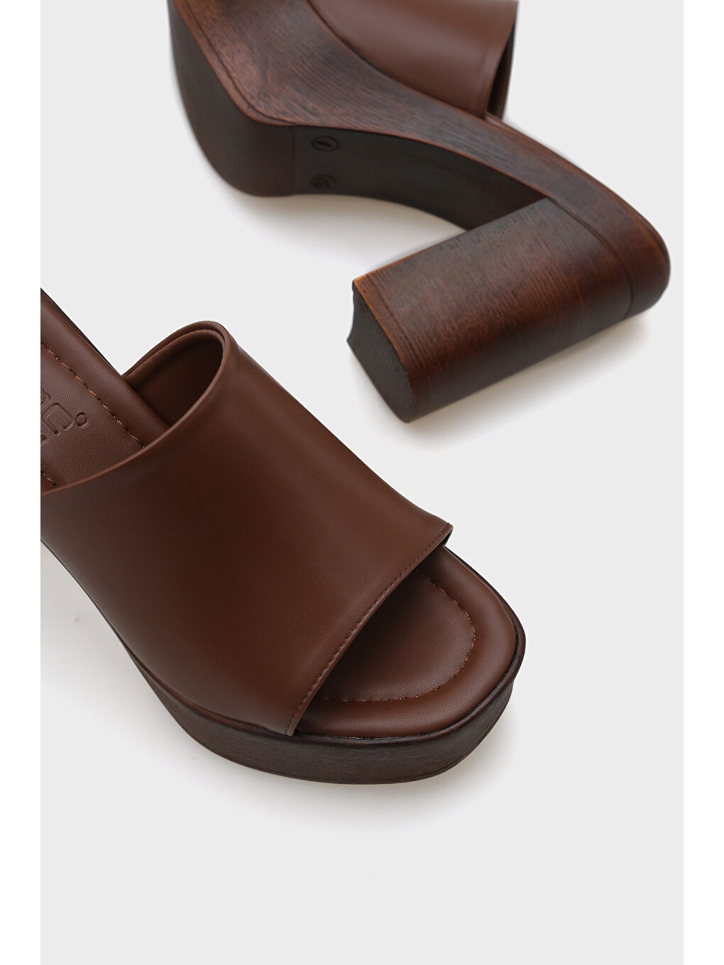 Kahverengi Maris Platform Tek Bantlı Kadın Terlik-4