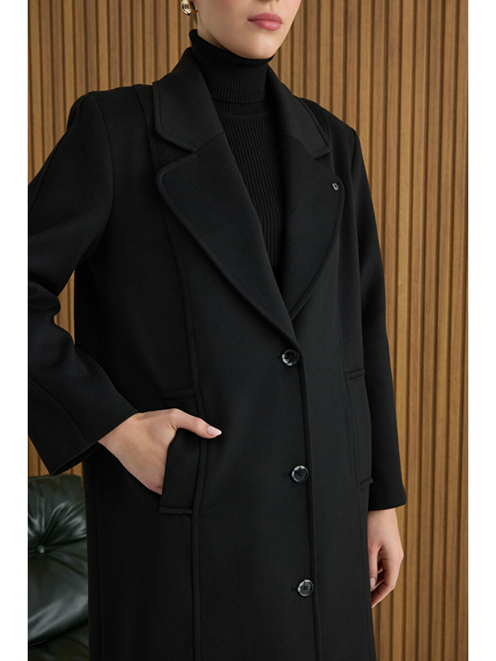 Siyah Kup Detaylı Kaban-4