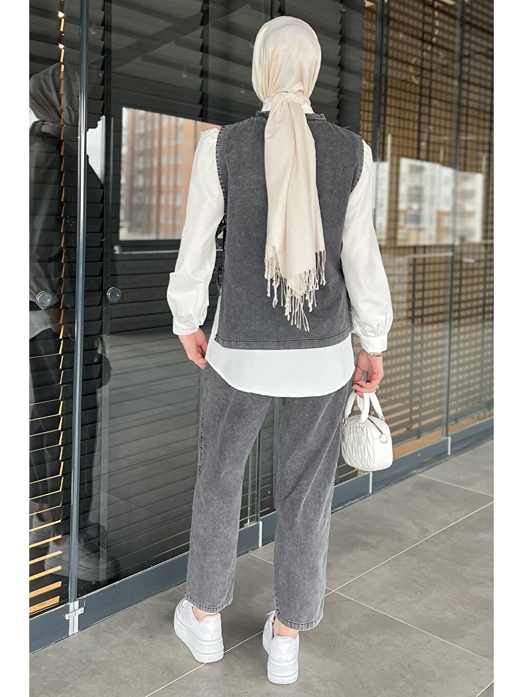 Antrasit Yan Bağlamalı Taş Detaylı Jean Yelek Gömlek Pantolon Jean Tesettür Üçlü Takım-7