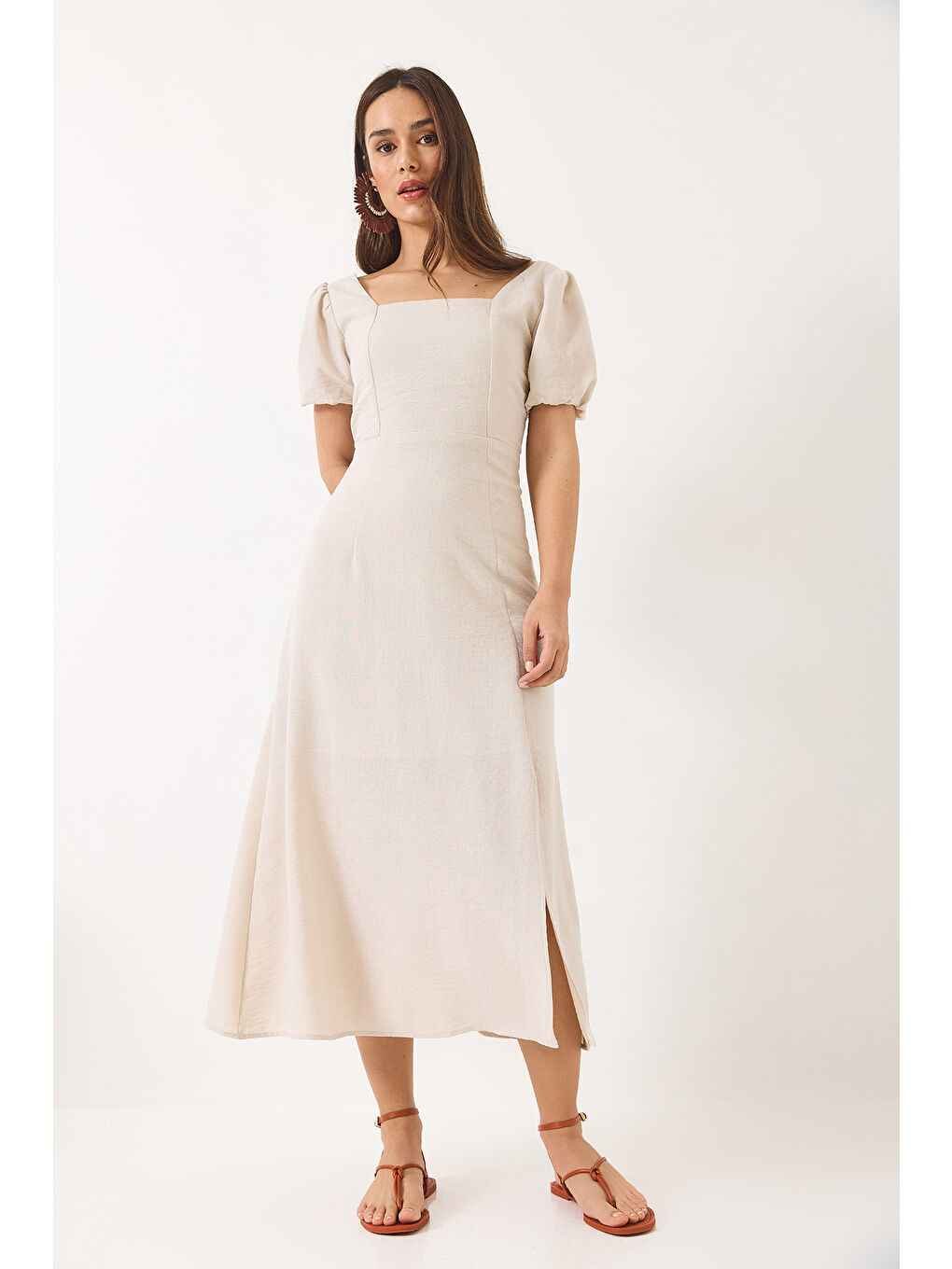 Bej Kadın Sırt Bağıcık Detaylı Astarlı Keten Elbise-1