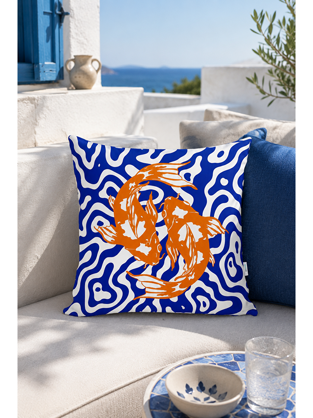 Beyaz Koi Balığı Mavi Turuncu Desenli Dekoratif Kırlent Kılıfı Modern Salon Dekoru 43x43 Cm-3
