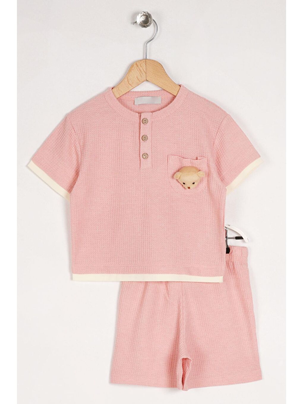 Bisiklet Yaka Kısa Kol Yakası Düğmeli Ayıcık Detaylı Pembe Renk Erkek Çocuk Şortlu Takım
