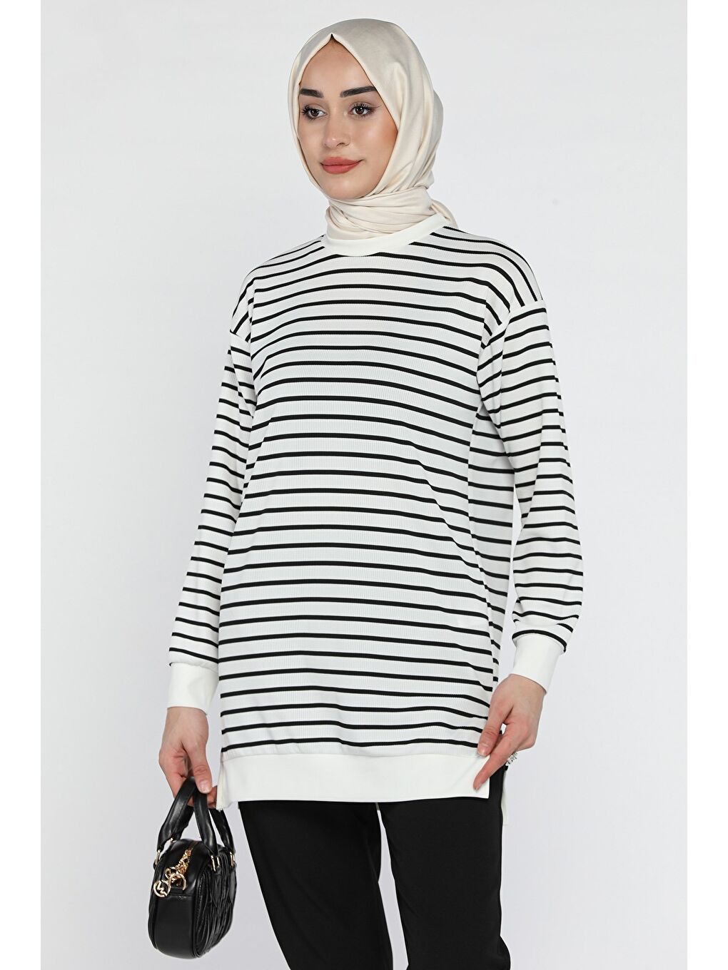 Beyaz Çizgili Tesettür Tunik