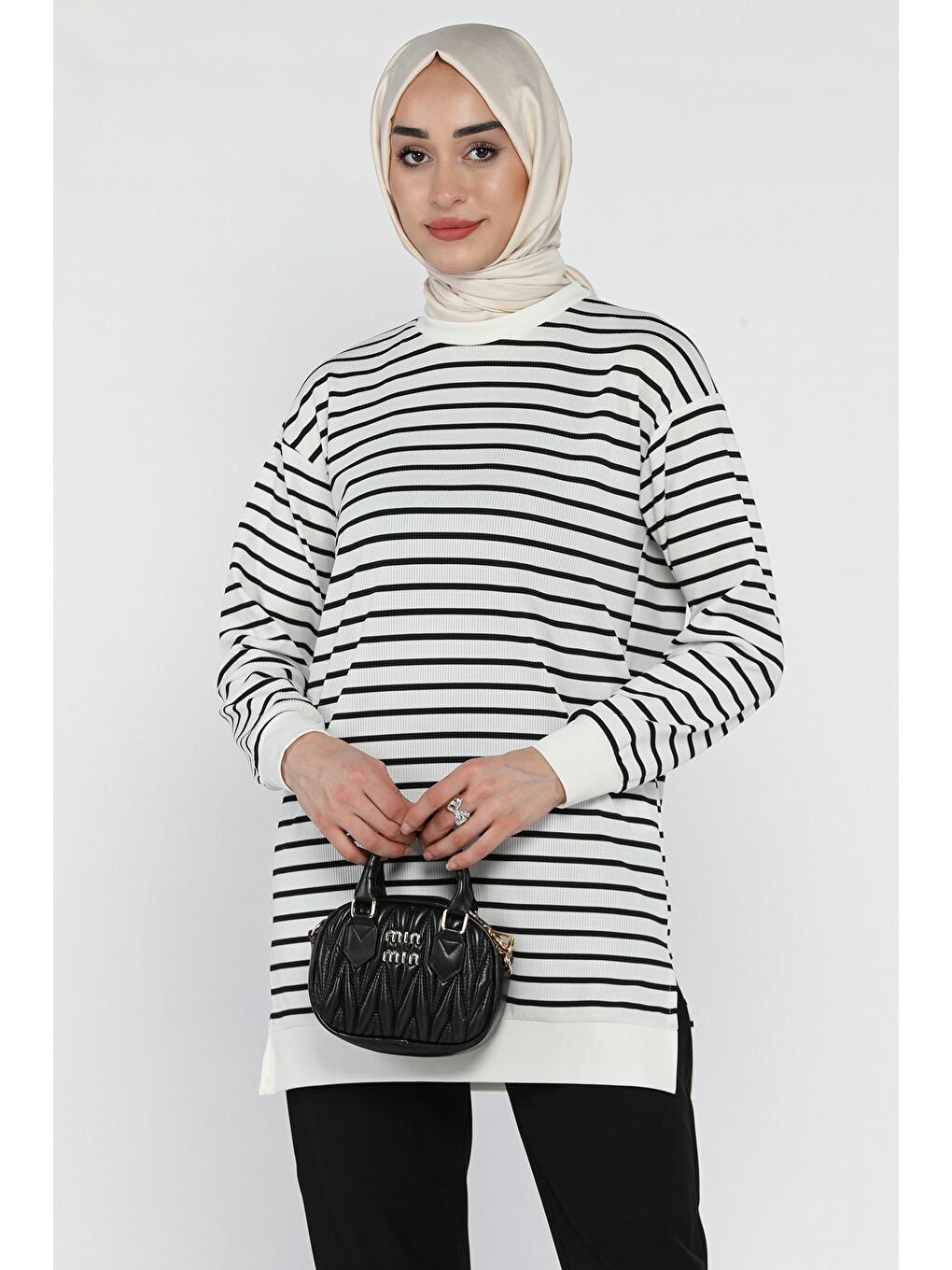 Beyaz Çizgili Tesettür Tunik-3