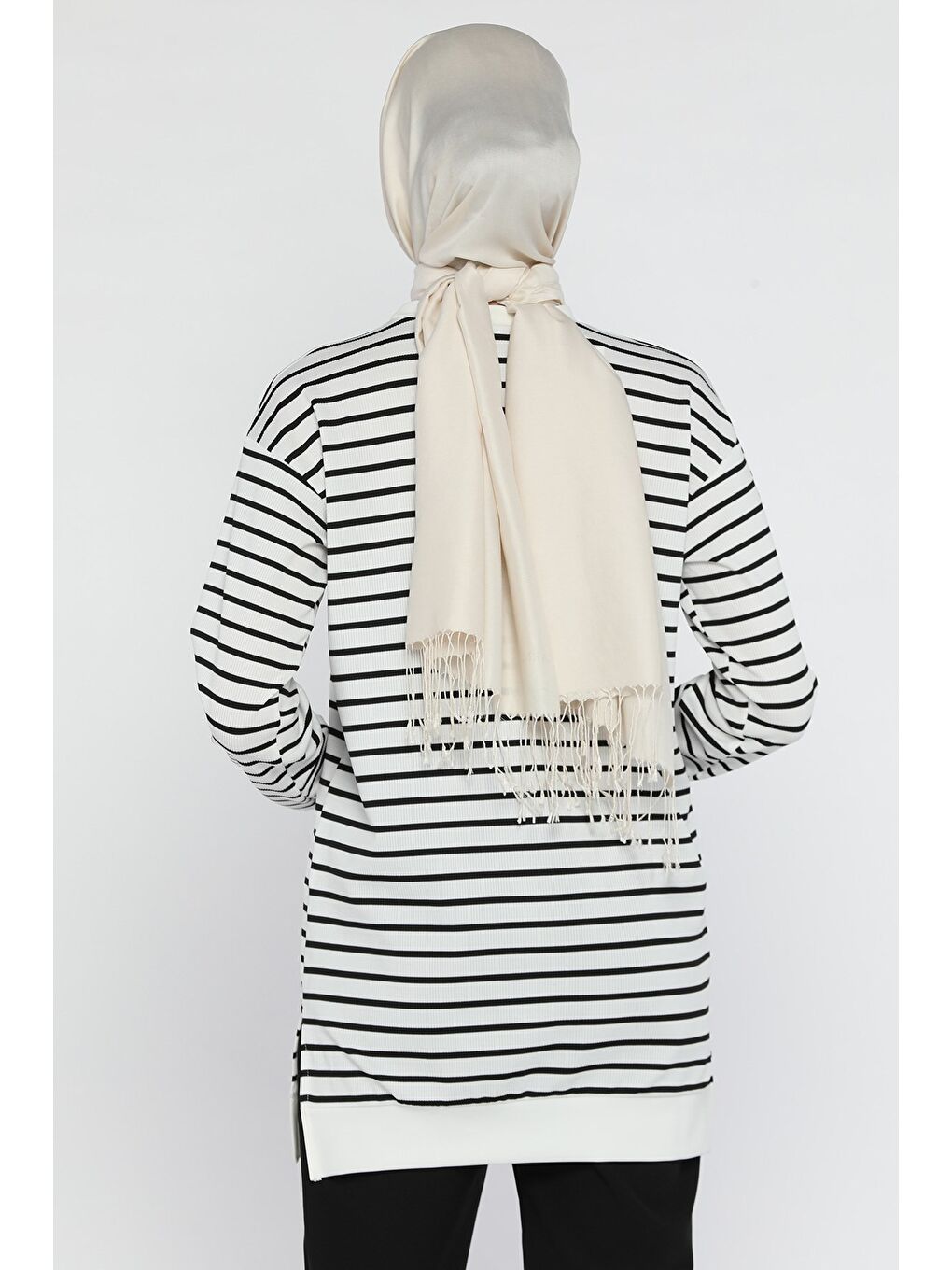 Beyaz Çizgili Tesettür Tunik-5