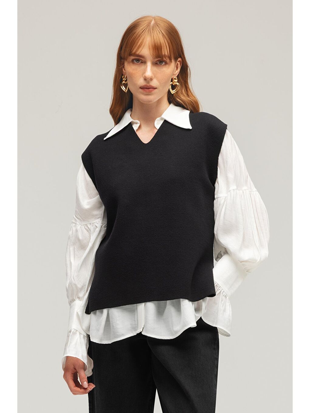 Siyah Kadın V Yaka Oversize Triko Süveter – Yan Yırtmaçlı Tasarım-3