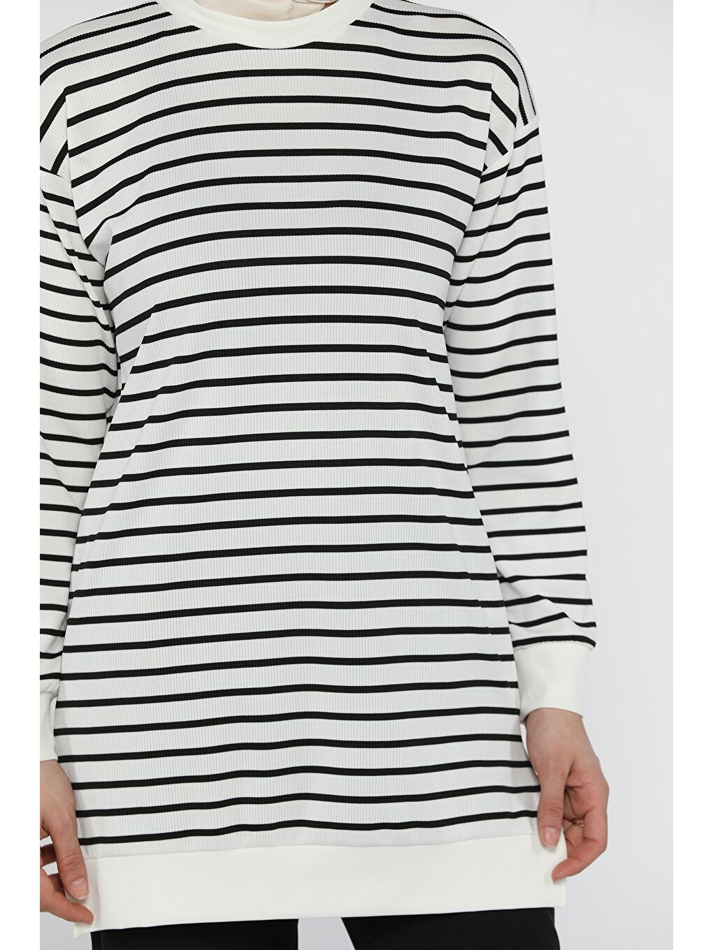 Beyaz Çizgili Tesettür Tunik-7