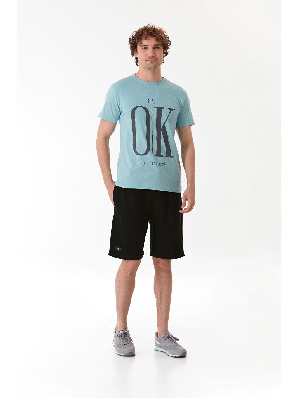 Siyah Beli Lastikli Armalı Penye Şort