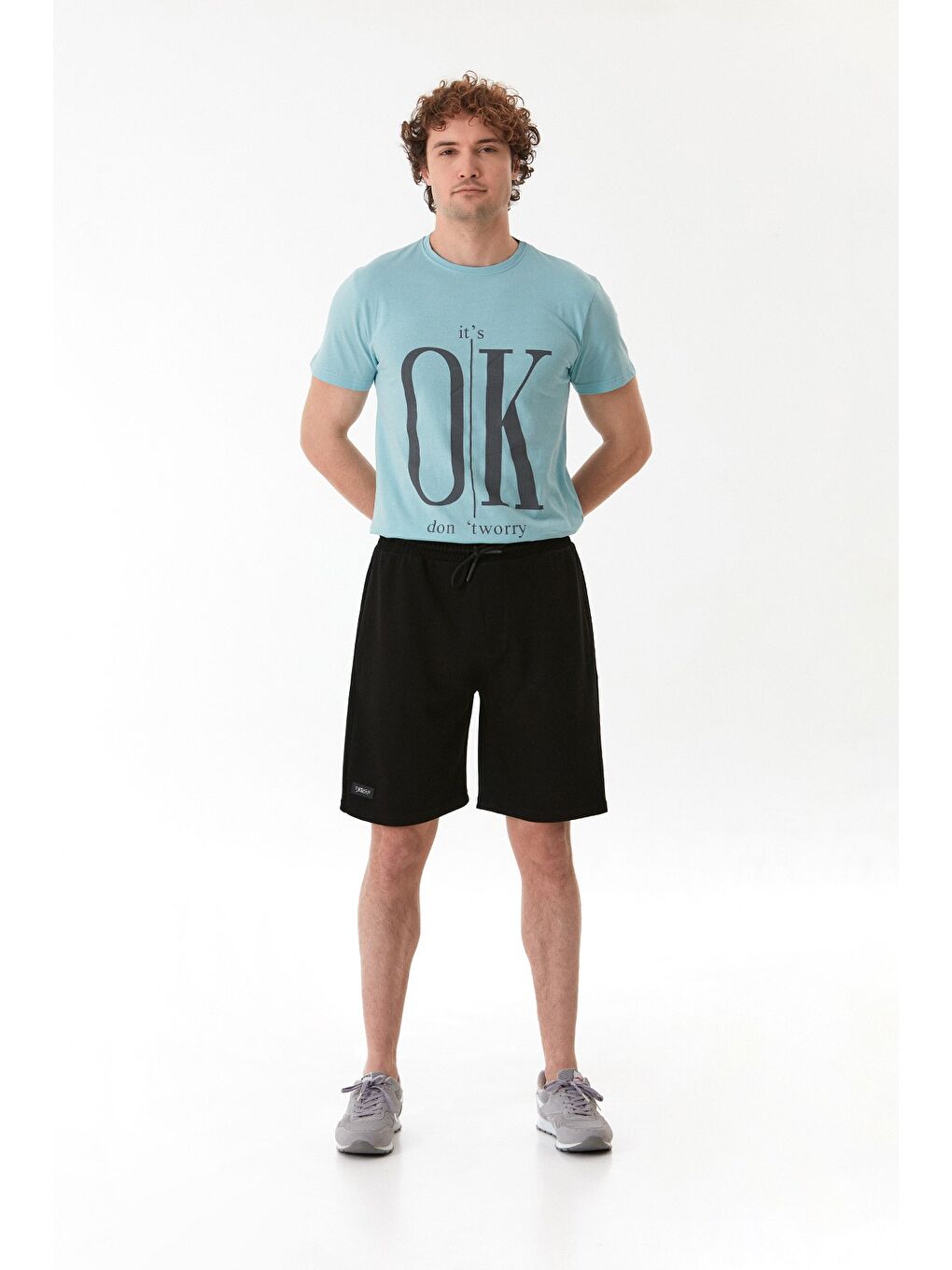 Siyah Beli Lastikli Armalı Penye Şort-2