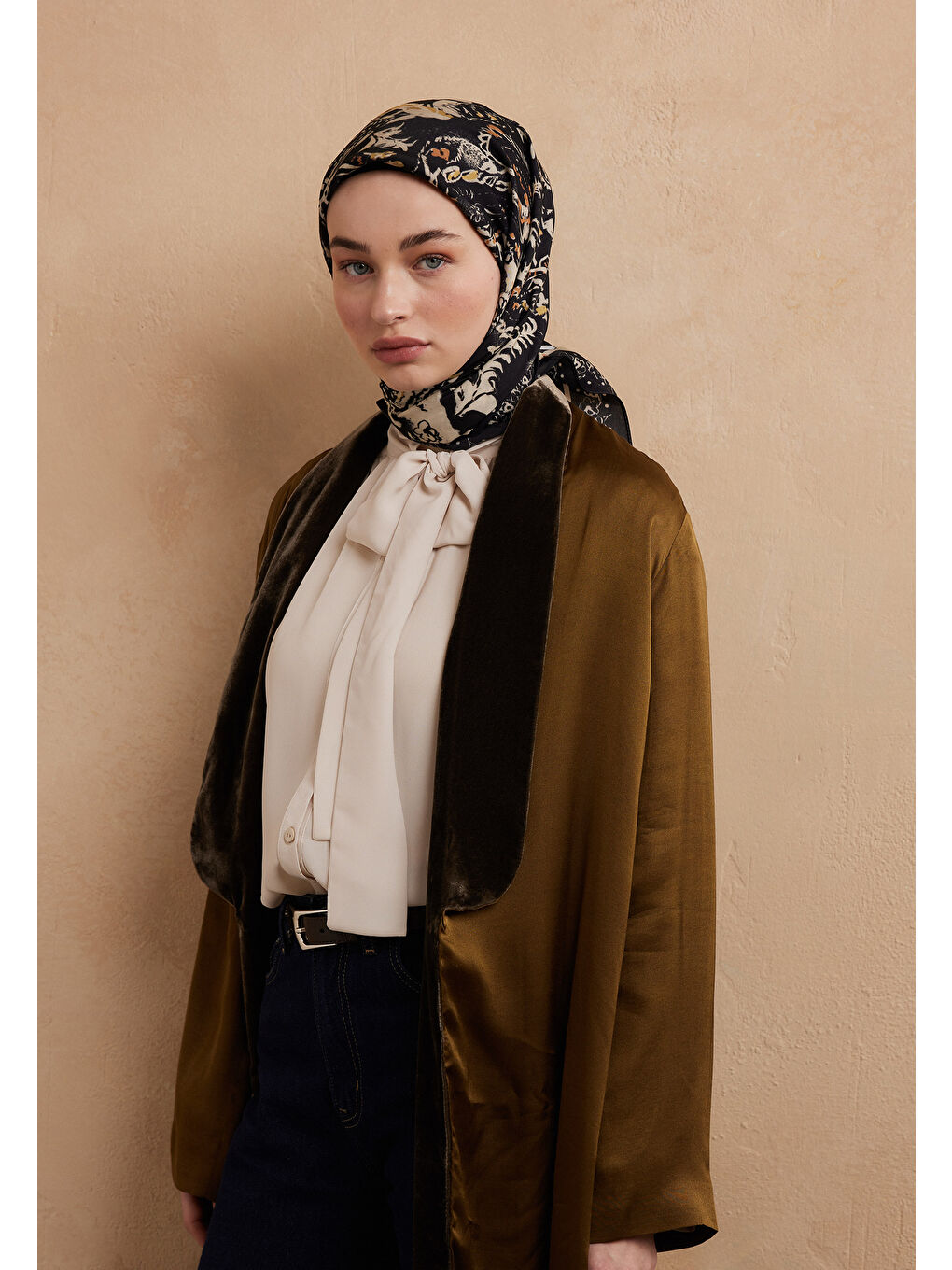 Floral Paısley Desen Pamuk İpek Eşarp Siyah