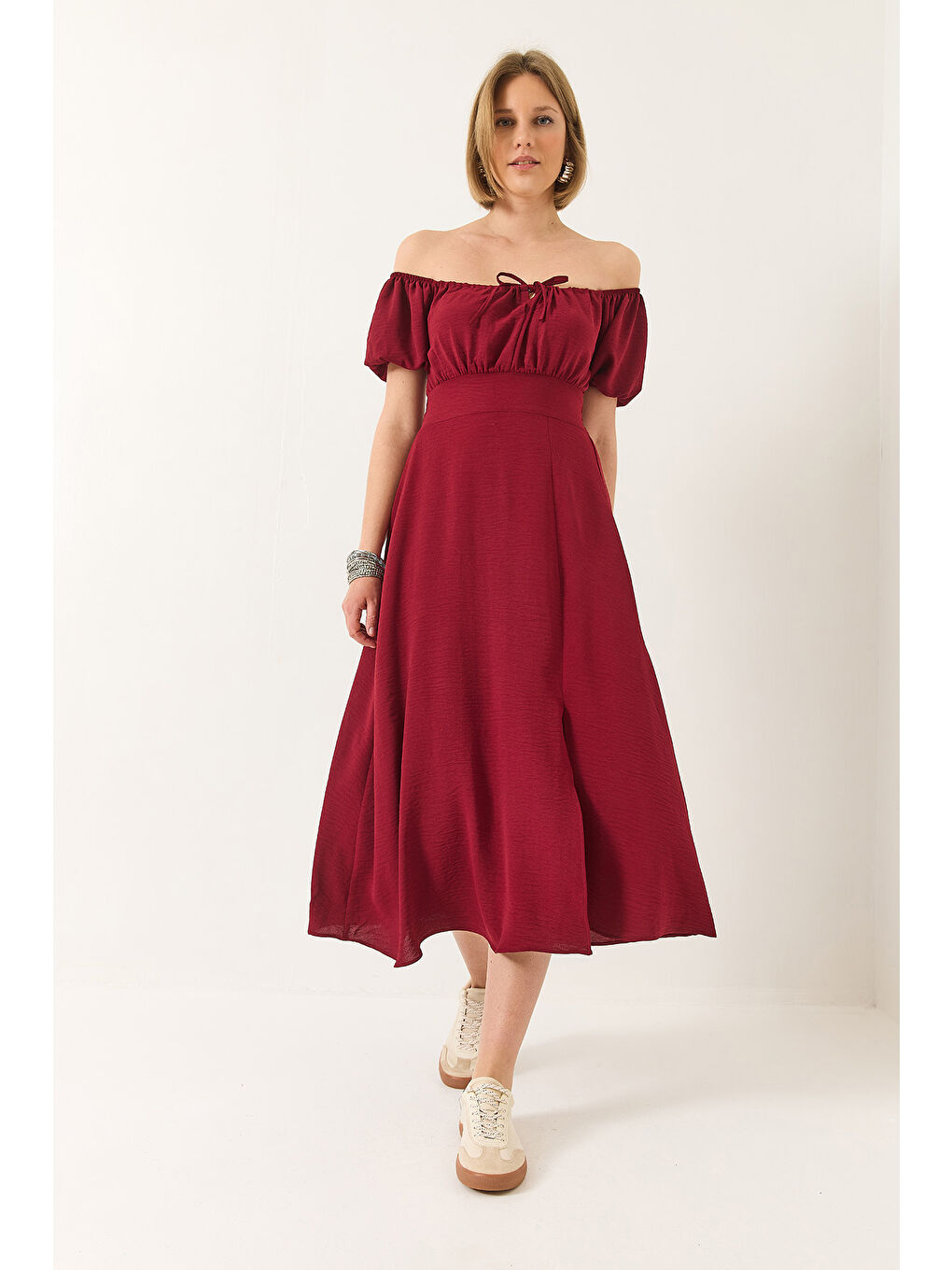 Bordo Kadın Kare Yaka Bağlama Detaylı Gipeli Yırtmaçlı Yazlık Elbise-2