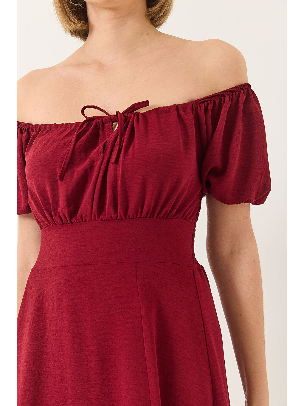 Bordo Kadın Kare Yaka Bağlama Detaylı Gipeli Yırtmaçlı Yazlık Elbise-4