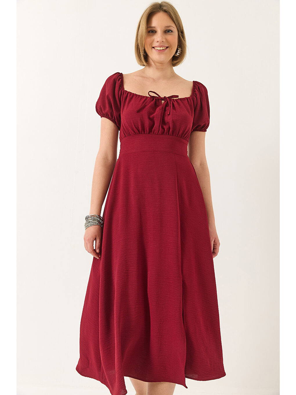 Bordo Kadın Kare Yaka Bağlama Detaylı Gipeli Yırtmaçlı Yazlık Elbise-5